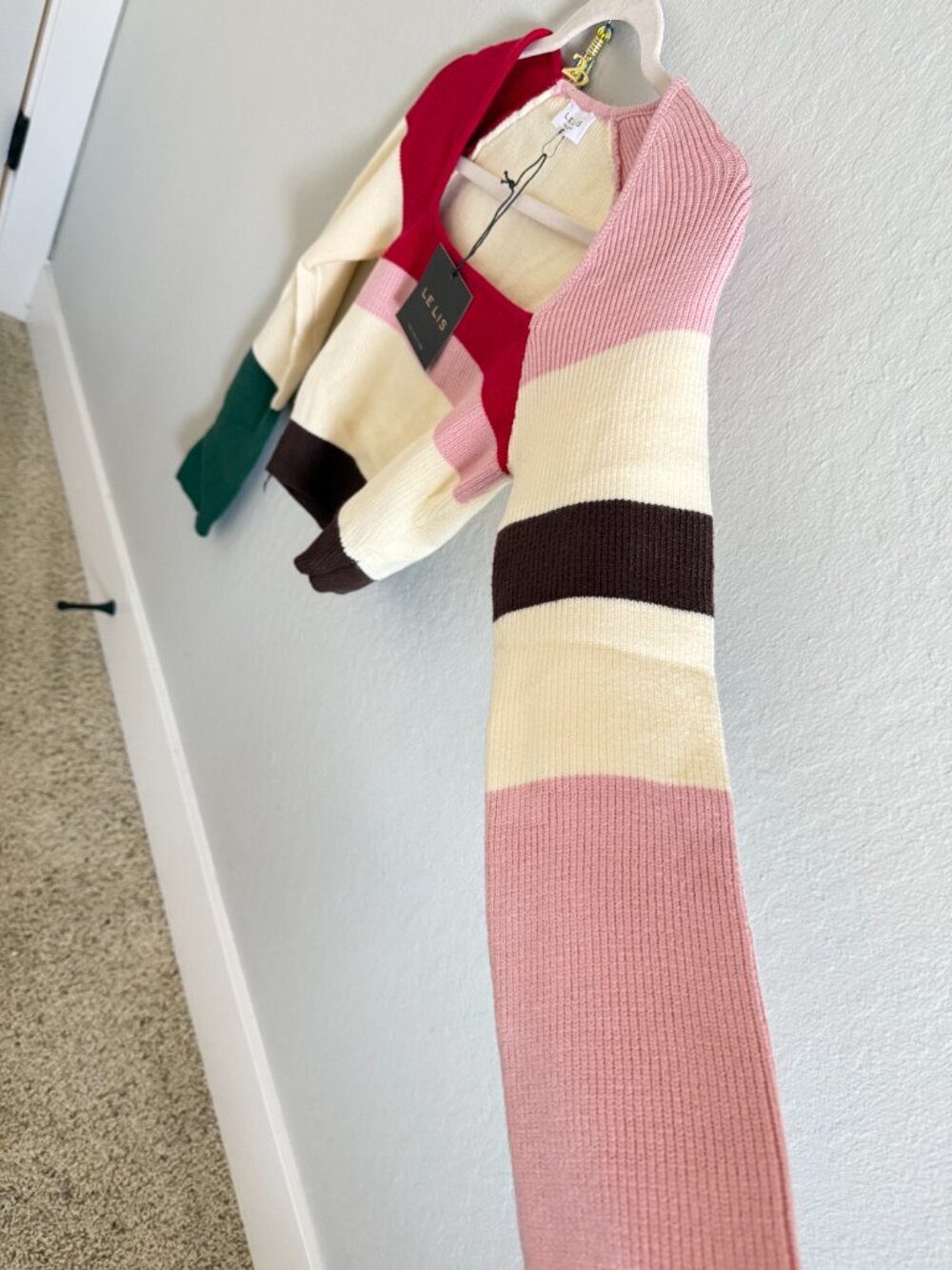 NWT Le Lis Color Block Striped Square Neck Cropped Sweater – Size M - Picture 4 of 5